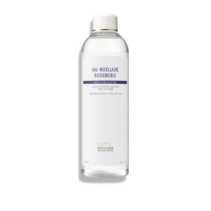 This gentle micellar water is enriched with hyaluronic acid, peptides and amino acids.