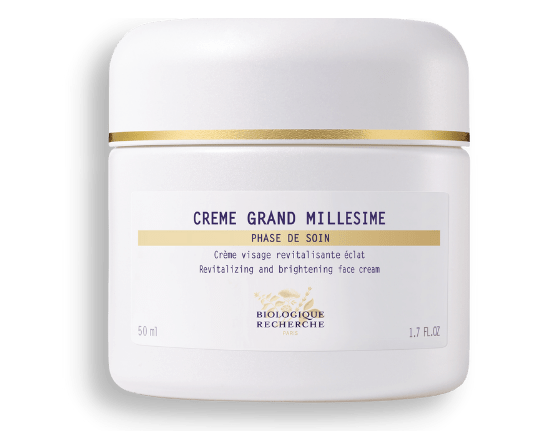  This luxurious sample revitalises and brightens a tired complexion.